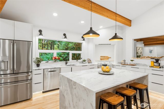 7575 NE New Brooklyn Road, Bainbridge Island, WA 98110