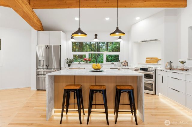 7575 NE New Brooklyn Road, Bainbridge Island, WA 98110