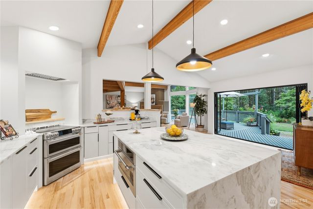 7575 NE New Brooklyn Road, Bainbridge Island, WA 98110