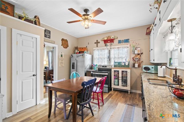 437 E 7th Street, Yorktown, TX 78164