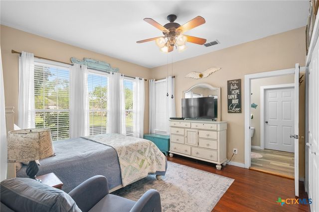 437 E 7th Street, Yorktown, TX 78164