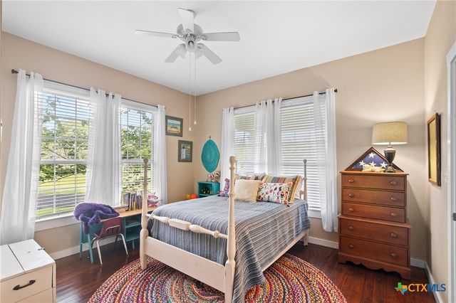 437 E 7th Street, Yorktown, TX 78164