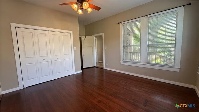 437 E 7th Street, Yorktown, TX 78164