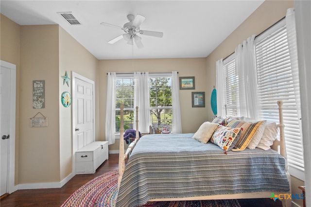 437 E 7th Street, Yorktown, TX 78164