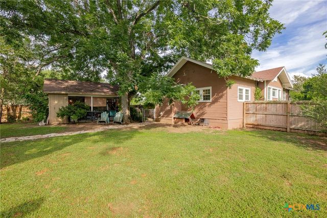 437 E 7th Street, Yorktown, TX 78164
