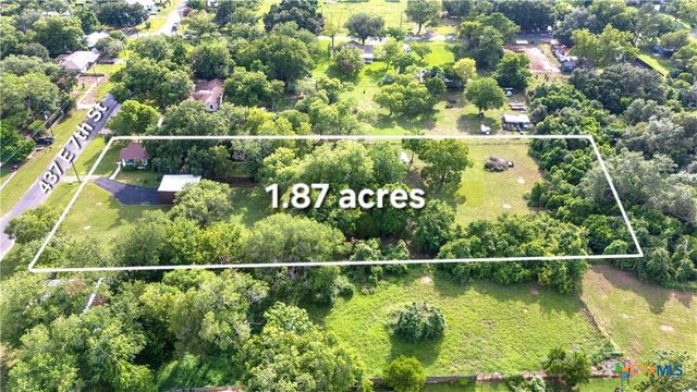 437 E 7th Street, Yorktown, TX 78164