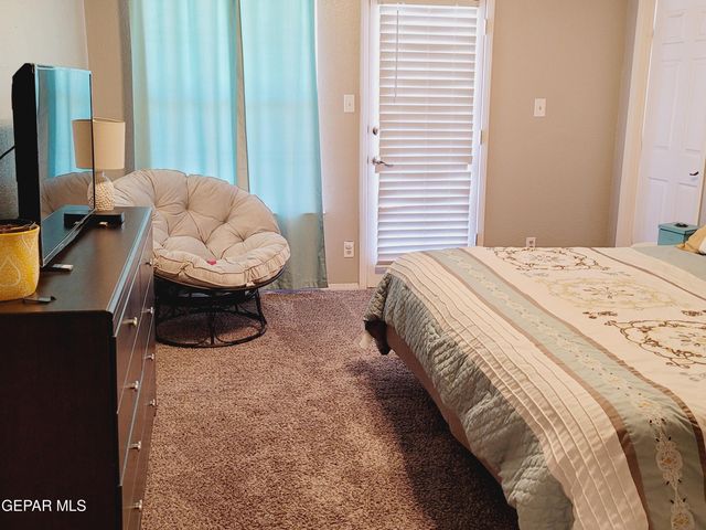7401 PLAZA TAURINA Drive, El Paso, TX 79912
