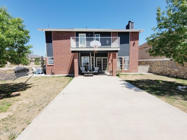 7401 PLAZA TAURINA Drive, El Paso, TX 79912
