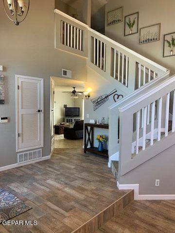 7401 PLAZA TAURINA Drive, El Paso, TX 79912