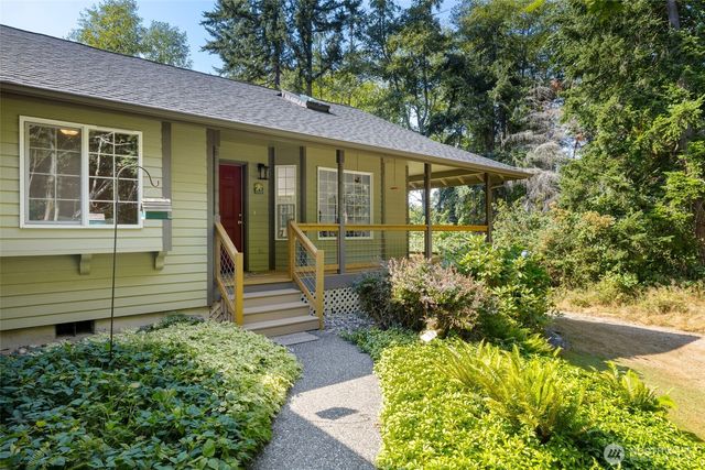 3388 Leroy Circle, Clinton, WA 98236
