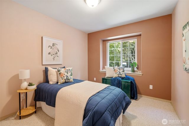 3388 Leroy Circle, Clinton, WA 98236