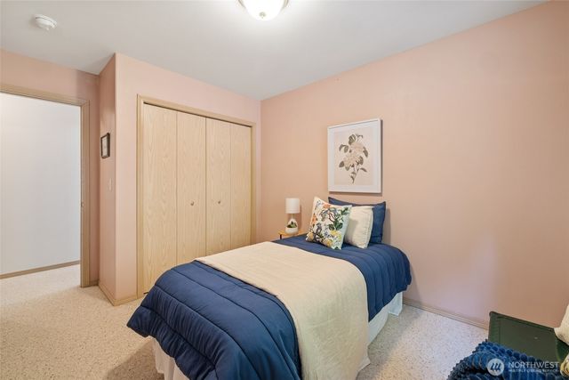 3388 Leroy Circle, Clinton, WA 98236