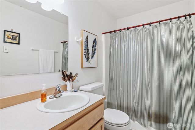 3388 Leroy Circle, Clinton, WA 98236