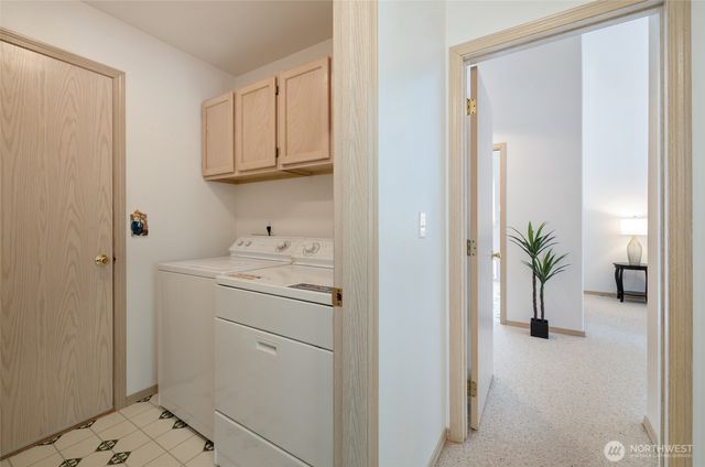 3388 Leroy Circle, Clinton, WA 98236