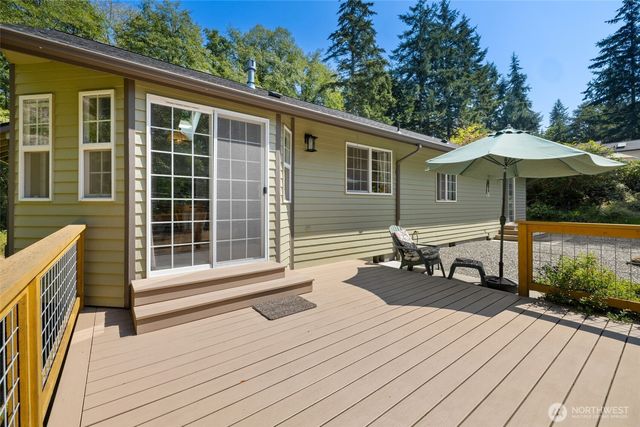 3388 Leroy Circle, Clinton, WA 98236