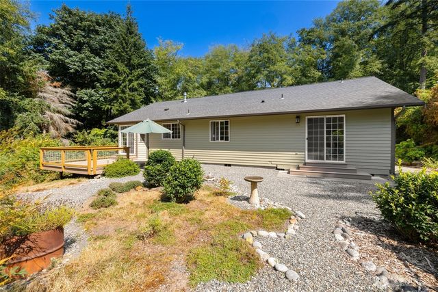 3388 Leroy Circle, Clinton, WA 98236