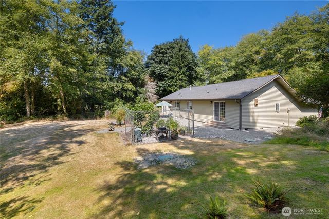 3388 Leroy Circle, Clinton, WA 98236