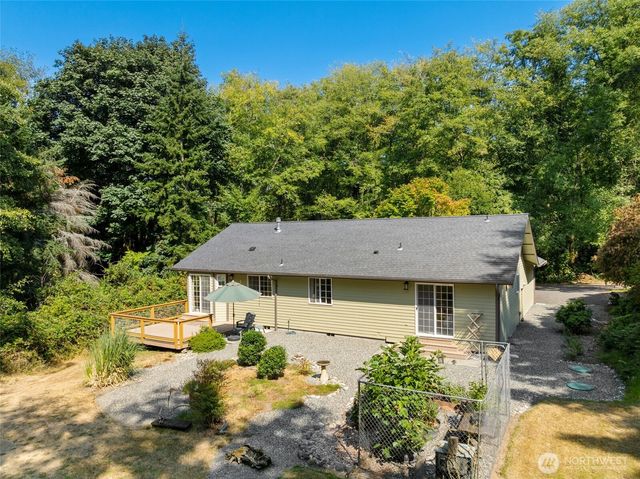 3388 Leroy Circle, Clinton, WA 98236