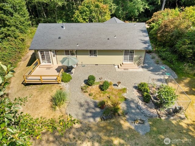 3388 Leroy Circle, Clinton, WA 98236
