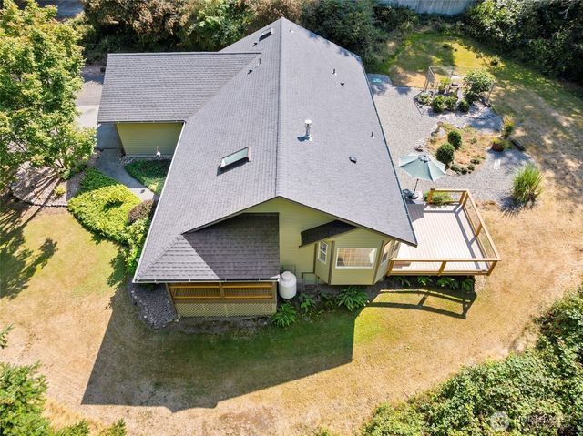 3388 Leroy Circle, Clinton, WA 98236