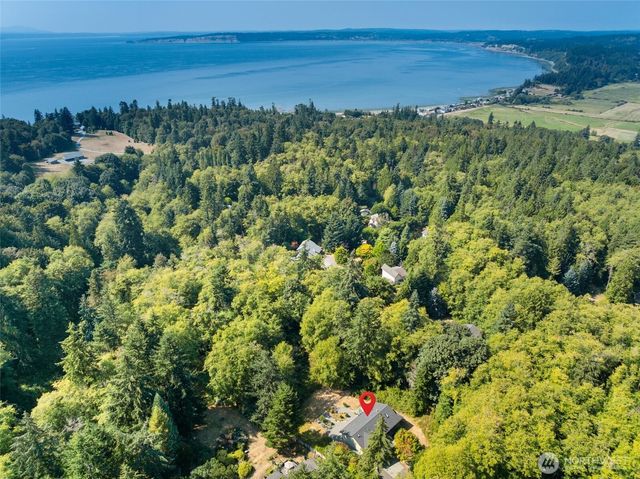 3388 Leroy Circle, Clinton, WA 98236