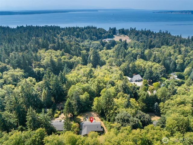 3388 Leroy Circle, Clinton, WA 98236