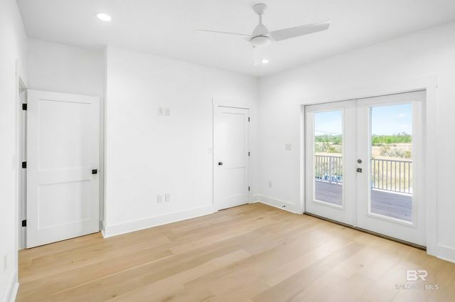 417 E 2nd Avenue, Gulf Shores, AL 36542