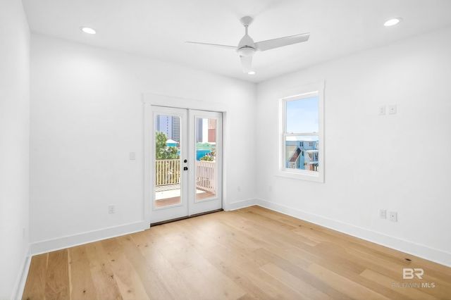 417 E 2nd Avenue, Gulf Shores, AL 36542