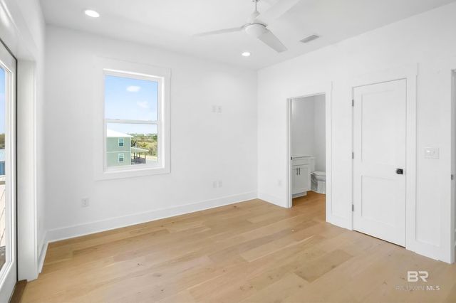 417 E 2nd Avenue, Gulf Shores, AL 36542