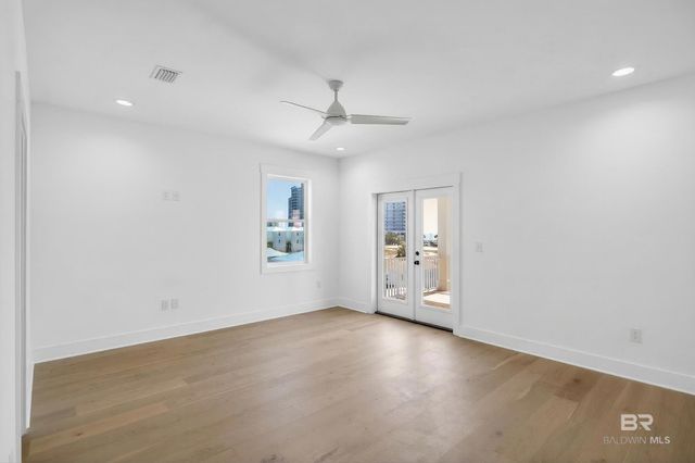 417 E 2nd Avenue, Gulf Shores, AL 36542