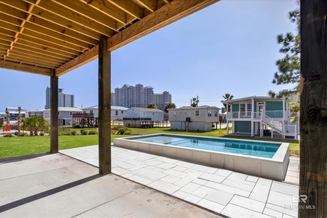417 E 2nd Avenue, Gulf Shores, AL 36542