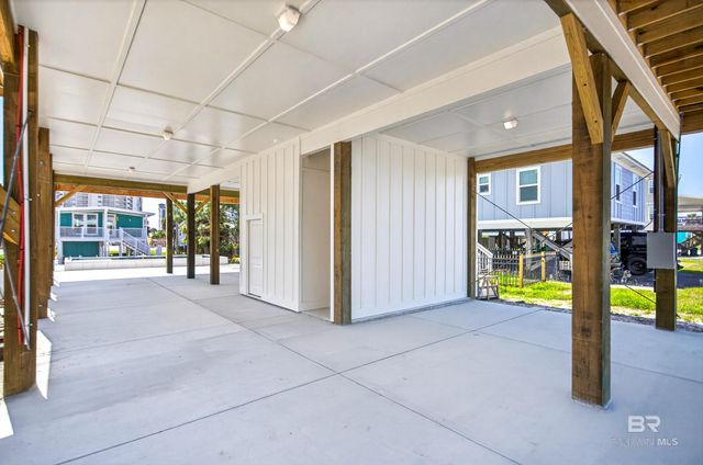 417 E 2nd Avenue, Gulf Shores, AL 36542