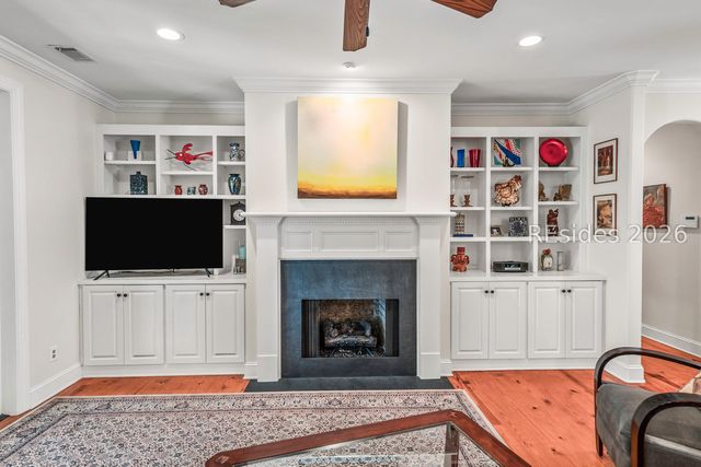 19 Laughing Gull Dr, Beaufort, SC 29907