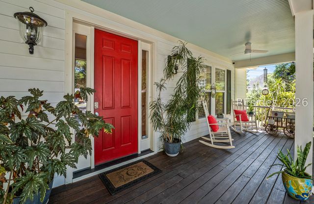 19 Laughing Gull Dr, Beaufort, SC 29907