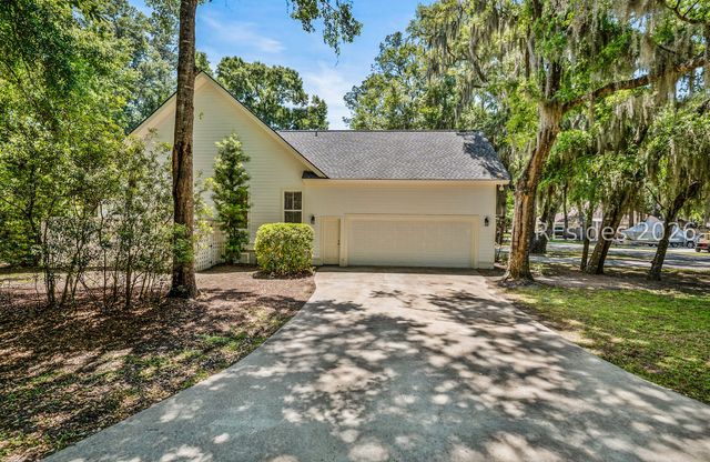 19 Laughing Gull Dr, Beaufort, SC 29907