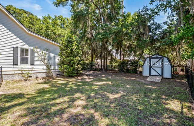 19 Laughing Gull Dr, Beaufort, SC 29907