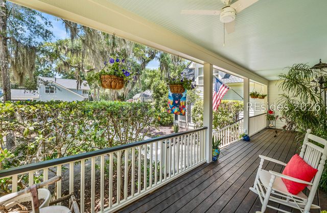 19 Laughing Gull Dr, Beaufort, SC 29907