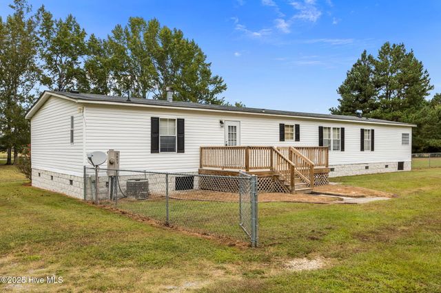 3857 Kings Crossroads Road, Greenville, NC 27834