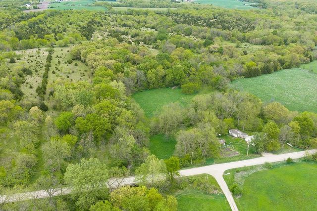 16716 Dempsey Road, Leavenworth, KS 66048