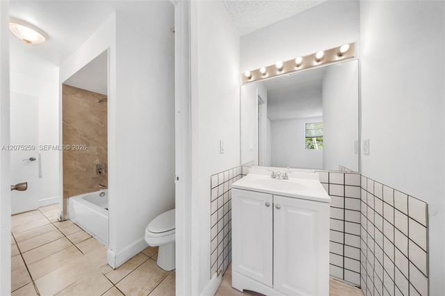 1237 SW 46th Avenue 806, Pompano Beach, FL 33069