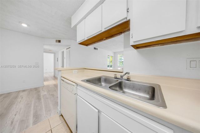 1237 SW 46th Avenue 806, Pompano Beach, FL 33069