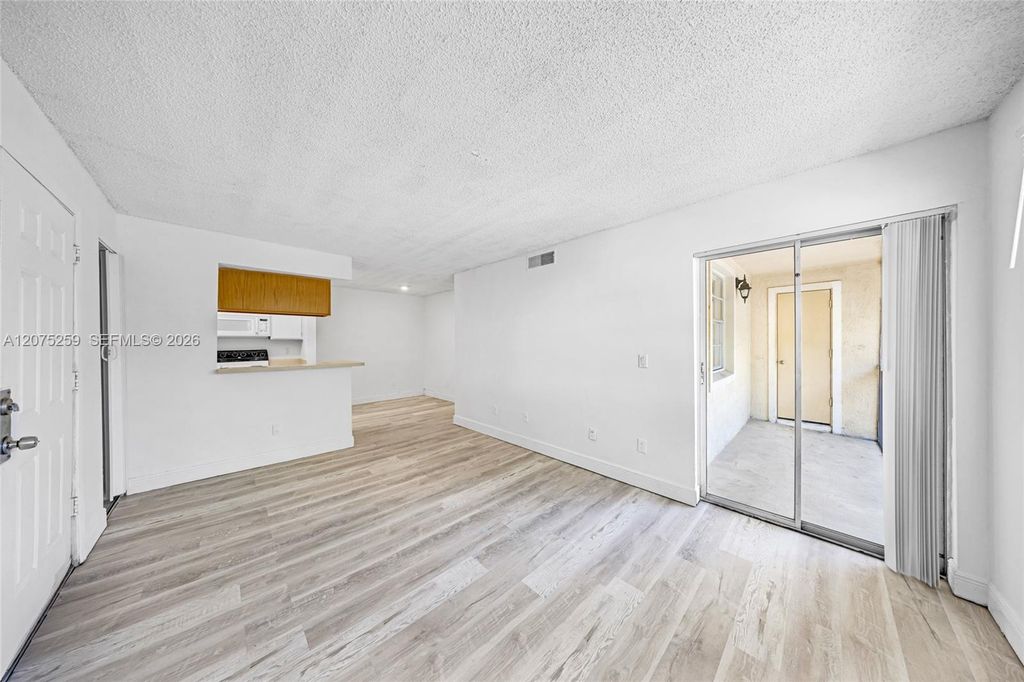 1237 SW 46th Avenue 806, Pompano Beach, FL 33069