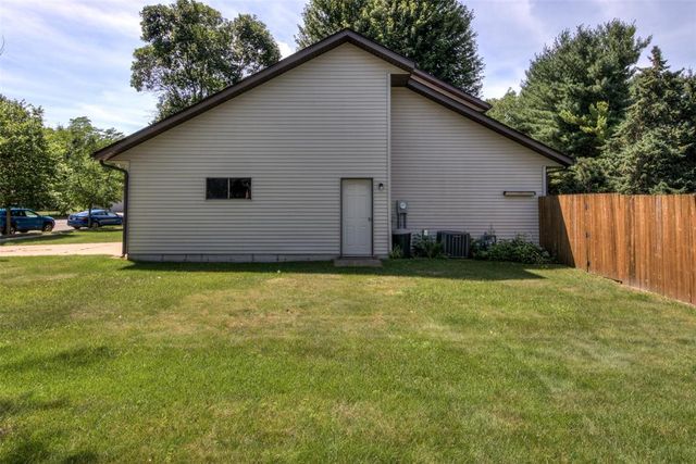4830 Rye Court, Eau Claire, WI 54701
