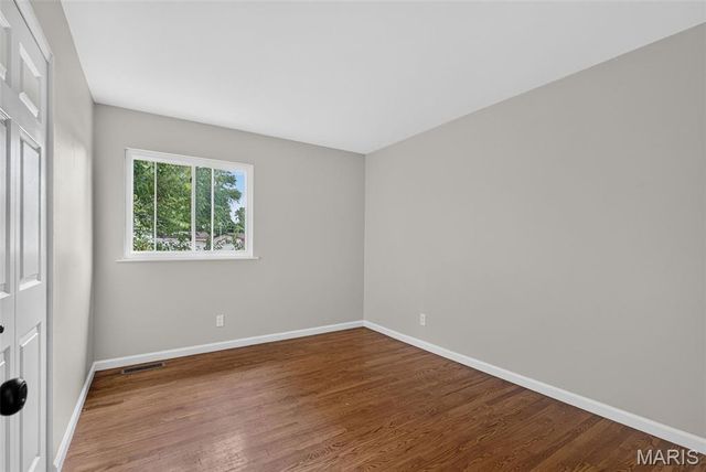 7323 Cartwheel Lane, Hazelwood, MO 63042