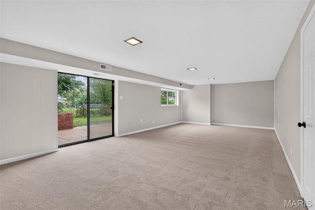 7323 Cartwheel Lane, Hazelwood, MO 63042