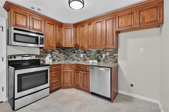 7323 Cartwheel Lane, Hazelwood, MO 63042
