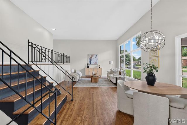 7323 Cartwheel Lane, Hazelwood, MO 63042