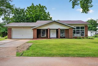 7323 Cartwheel Lane, Hazelwood, MO 63042