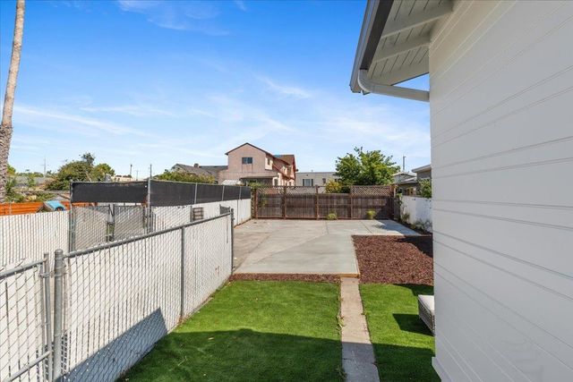 1237 Ashby Ave, Berkeley, CA 94702