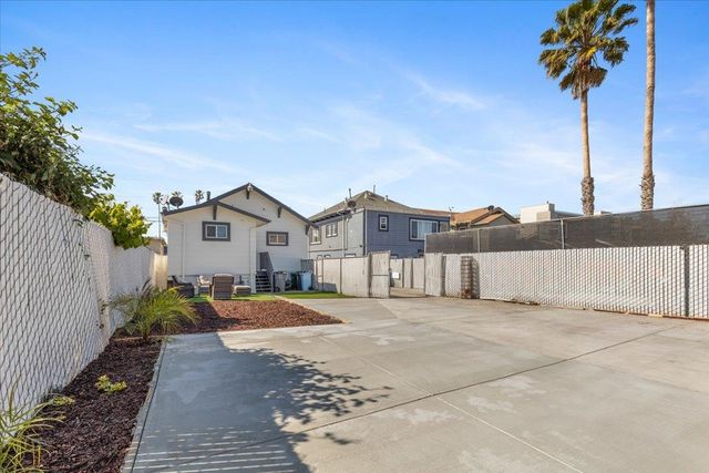 1237 Ashby Ave, Berkeley, CA 94702